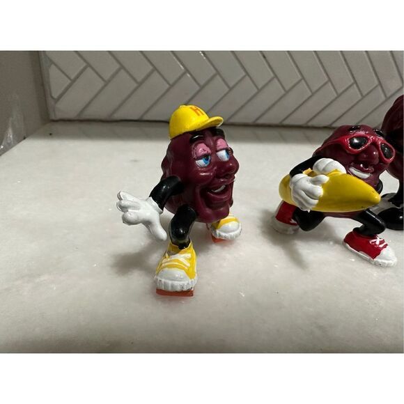 Vintage California Raisin Figures 80s 90s Sax Boombox Guitar Sunglasses 2" to 3" - Picture 12 of 12